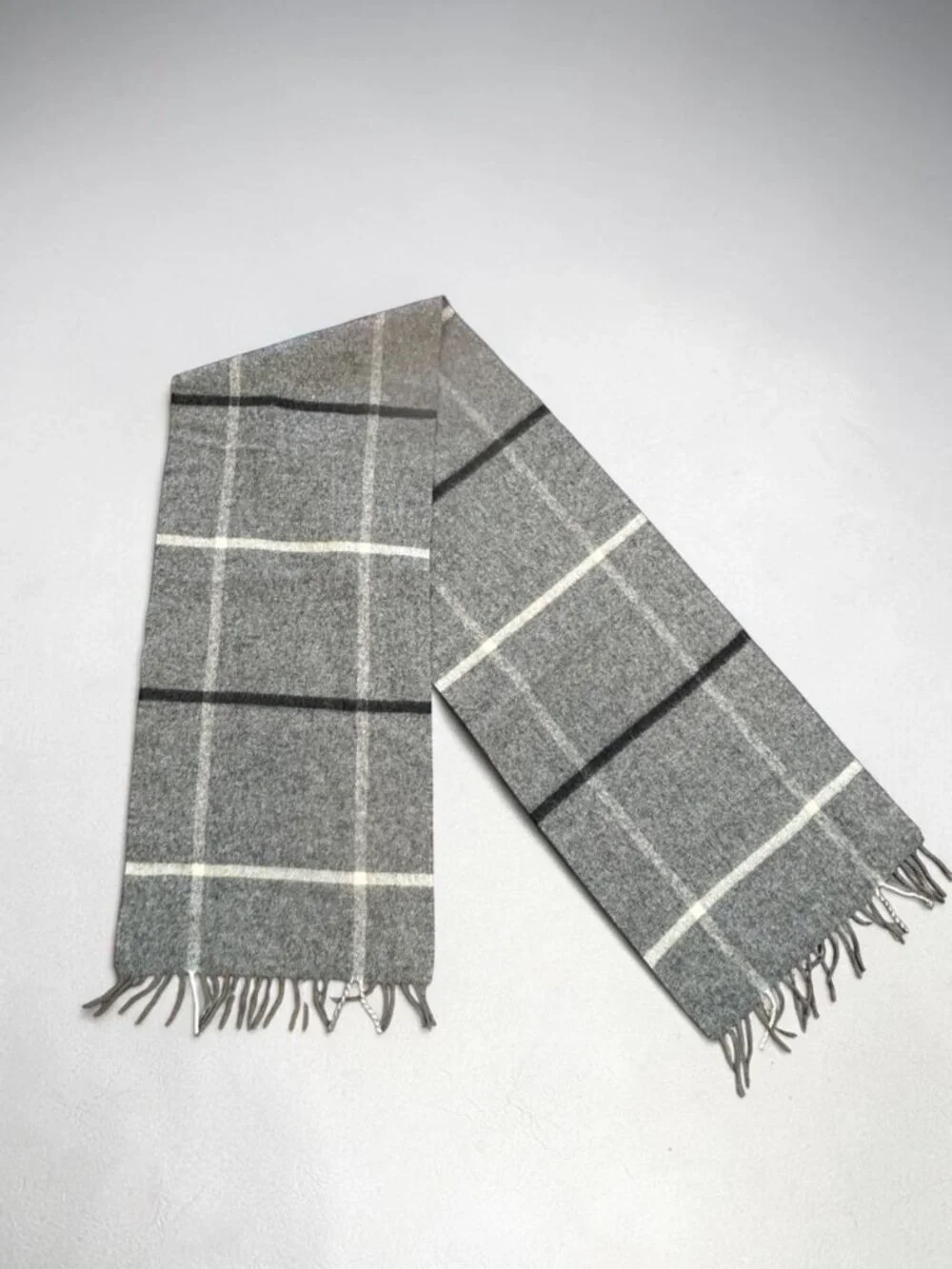 Saks Fifth Avenue Vintage 100% SuperFine Lambswool Gray Windowpane Men's Scarf